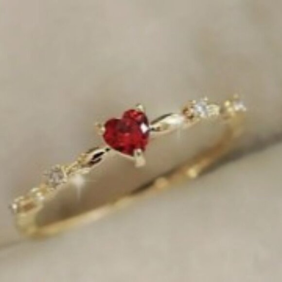 Heart-Shaped Red Cubic Zirconia Decor Ring Women/Girls size 8 - Picture 1 of 8